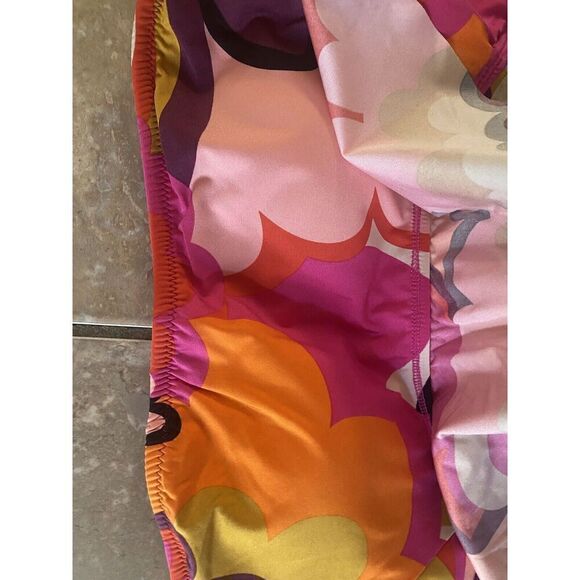 NWT $98 Trina Turk 6 Multi Bikini Top Ruffle Padded Stretch - Picture 4 of 5